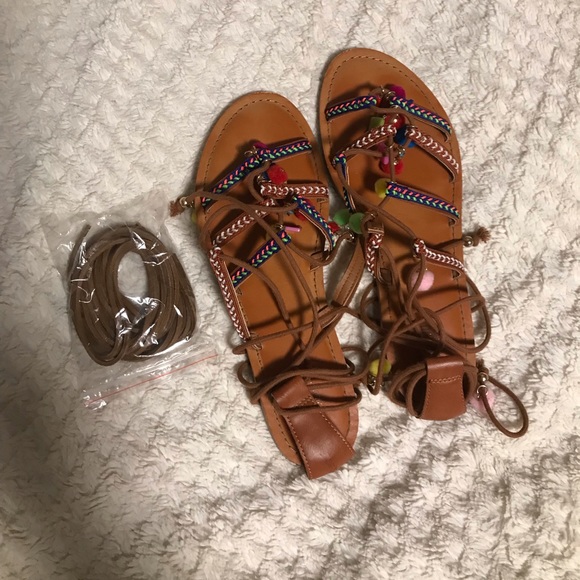 NWOT Pom Pom sandals - Picture 2 of 2